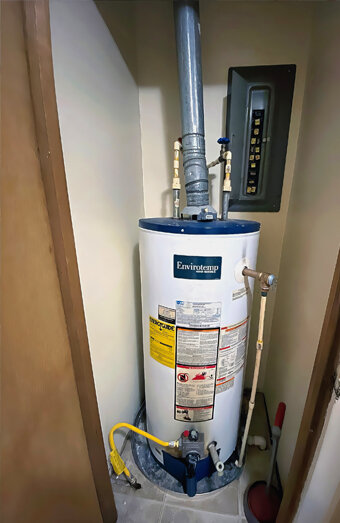 https://wembleyhotwater.com.au/uploads/2025/06/gas-hot-water-system-40702.jpg