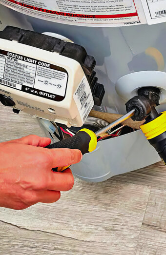 https://wembleyhotwater.com.au/uploads/2025/06/hot-water-servicing-70528.jpg
