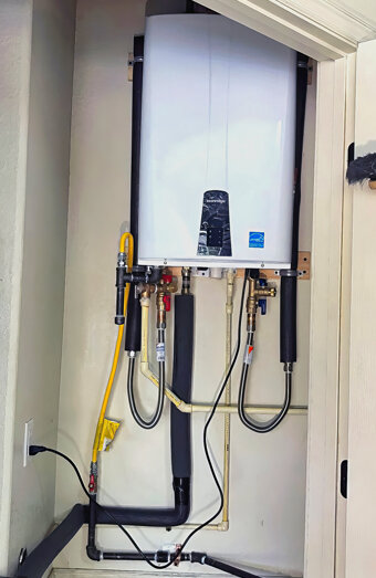 https://wembleyhotwater.com.au/uploads/2025/06/instant-hot-water-systems-35536.jpg