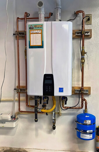 https://wembleyhotwater.com.au/uploads/2025/06/instant-hot-water-systems-42978.jpg